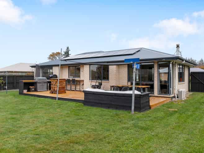 3 Stanwood Grove, Darfield