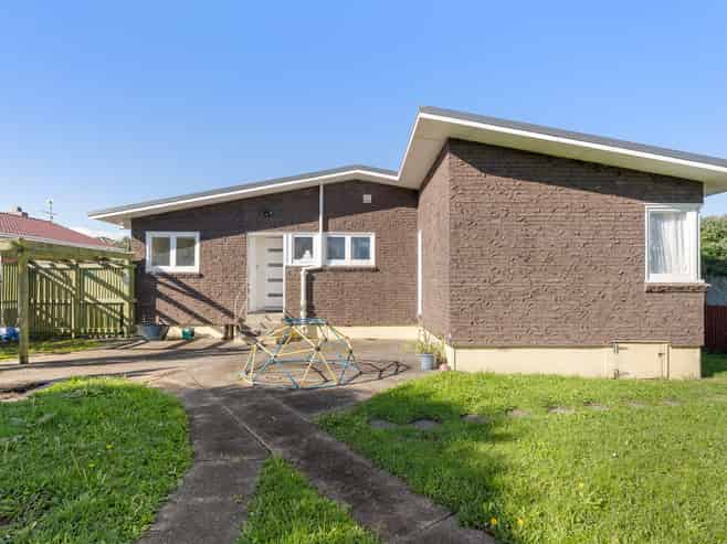 39 President Avenue, Papakura
