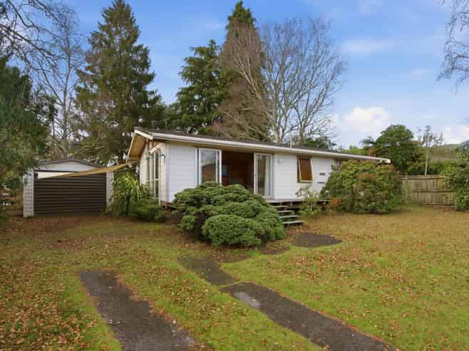 4 Irwin Place, Kinloch