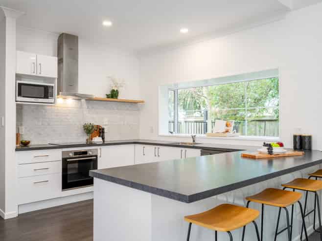 18 Travis Country Drive, Burwood