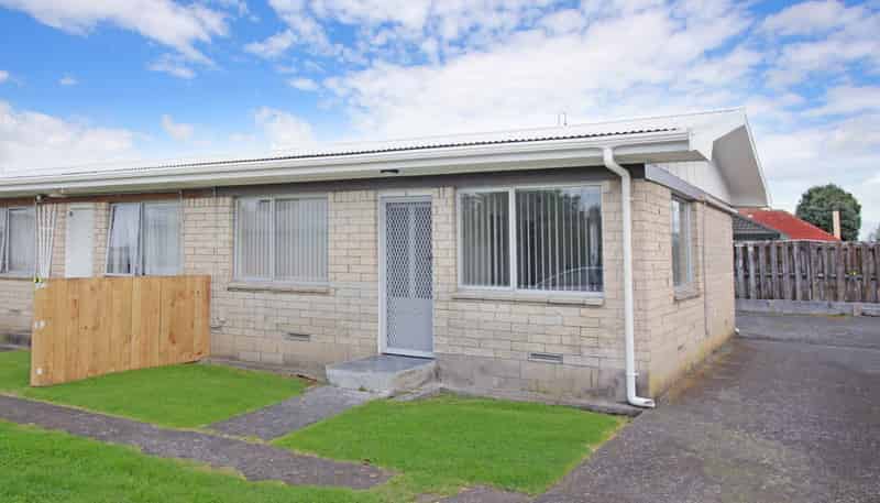 8/17 Russell Road, Manurewa