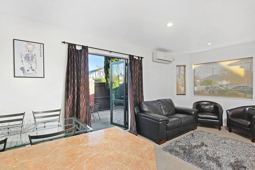 Sunny 3-Bedroom Home with Garage & Garden – Great Location! - Bild 3
