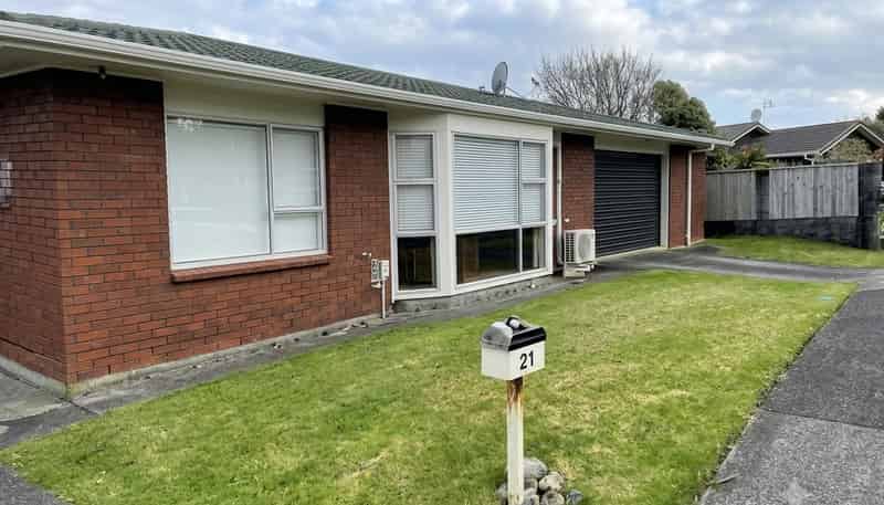 21 Mayfair Place, Westown