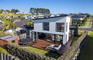 66 Colonial Drive, Millwater