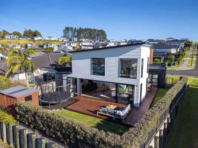 66 Colonial Drive, Millwater