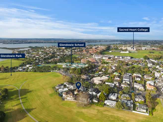 2/142 Riddell Road, Glendowie