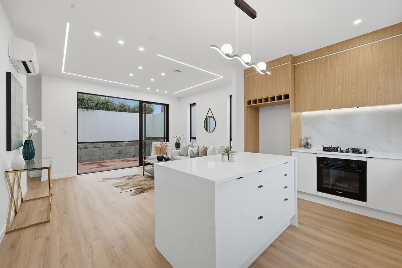 Stand-Alone Home with Space and Style! - Mehr