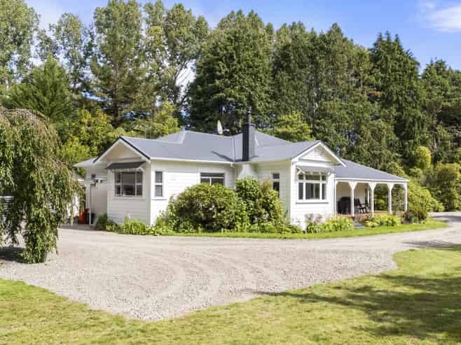 1 Takapari Road, Pohangina