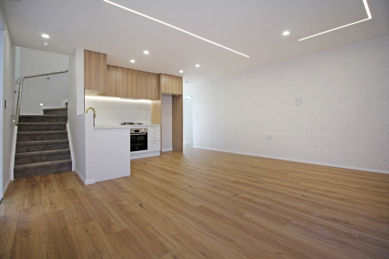 3 bed + 1 Media Room, Stand-alone with Garage - Widok 6