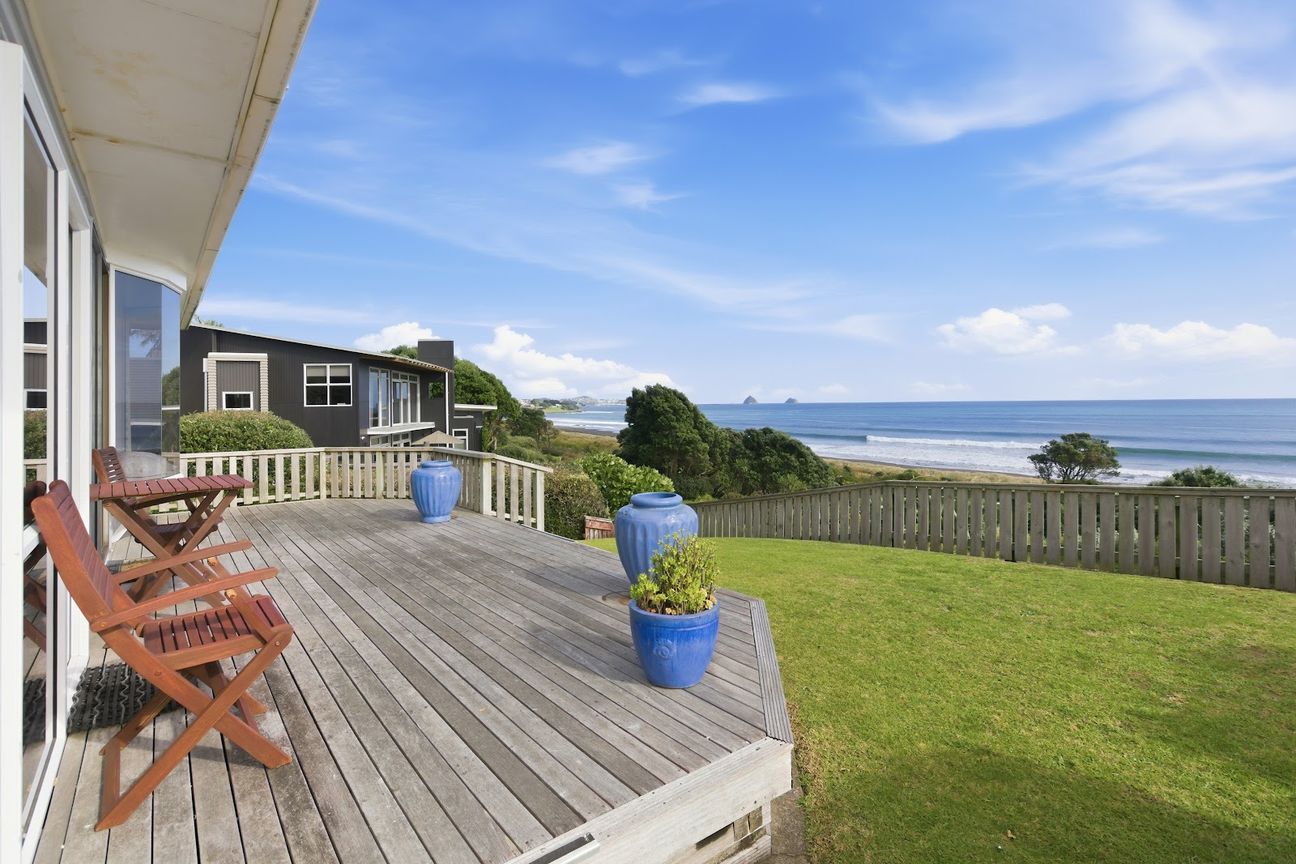 Beach Front Opportunity – další