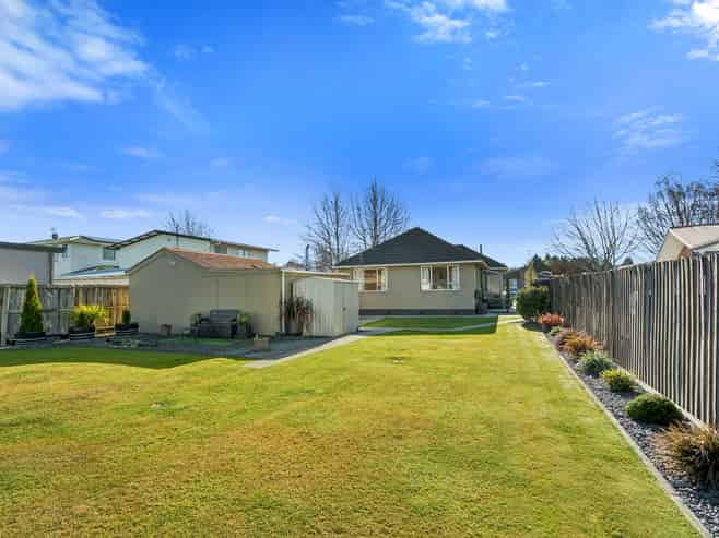 25 Barnes Road, Redwood