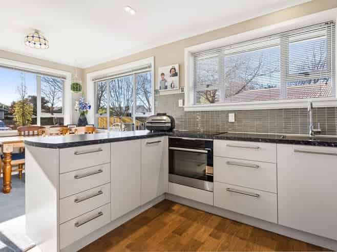 25 Barnes Road, Redwood