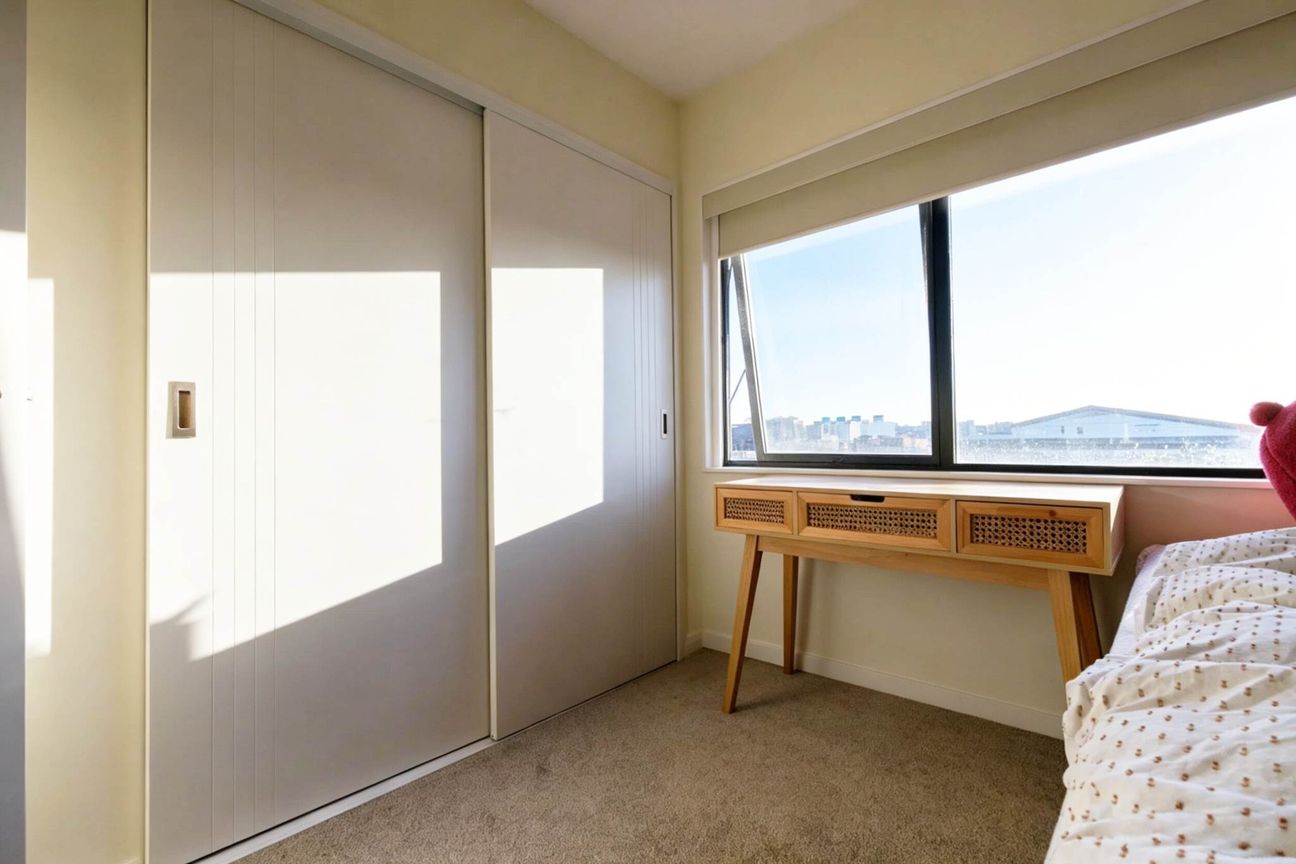 Only $499,000 – End Unit, Parking & Covered Ou... - Widok 2
