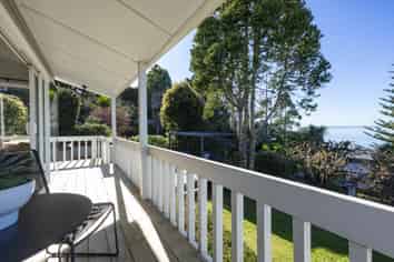 82 Kauri Point Road, Laingholm