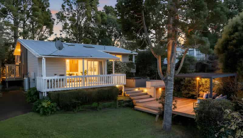 82 Kauri Point Road, Laingholm