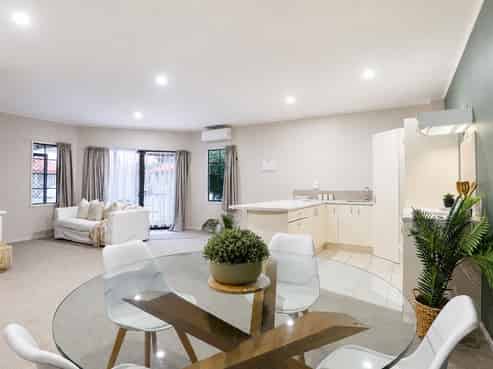 15/166 Waihi Road, Judea