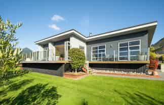 33 Harbour View Heights, Picton