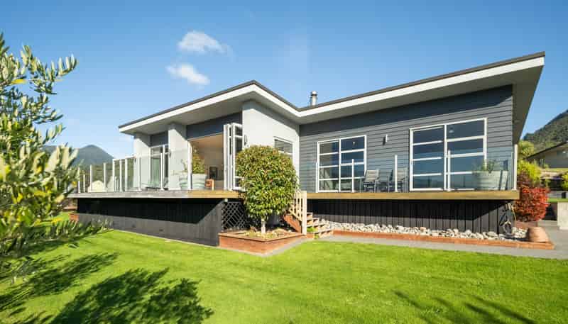 33 Harbour View Heights, Picton