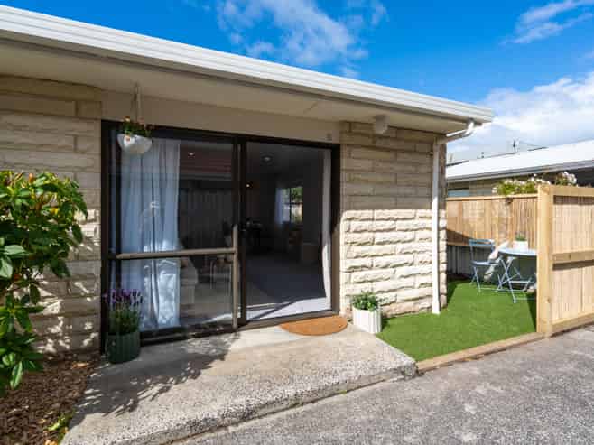 8B Grove Street, Saint Kilda