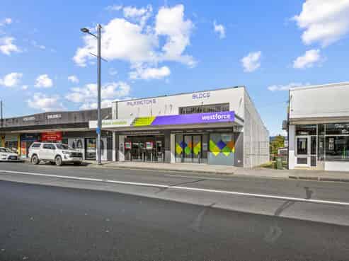 High-profile retail in Avondale