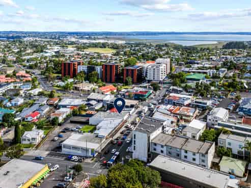 High-profile retail in Avondale