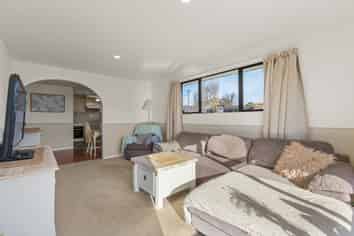 2/2 McHaffies Place, Wainoni