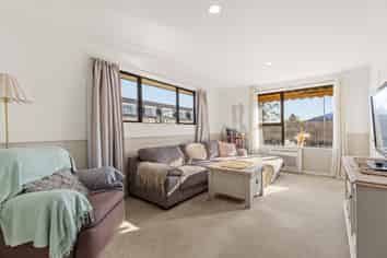 2/2 McHaffies Place, Wainoni
