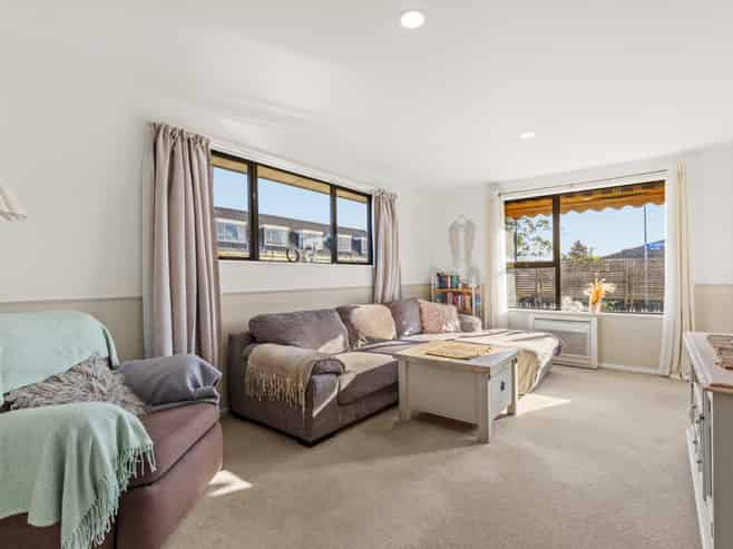2/2 McHaffies Place, Wainoni