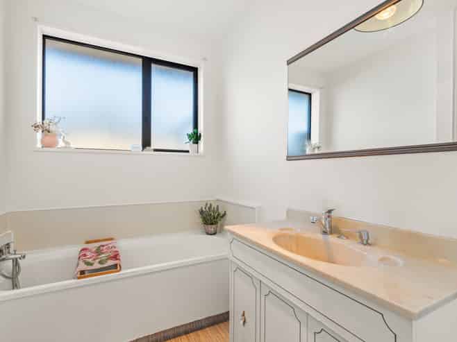 2/2 McHaffies Place, Wainoni