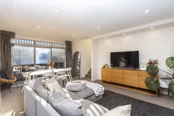 81 Canon Street , Saint Albans