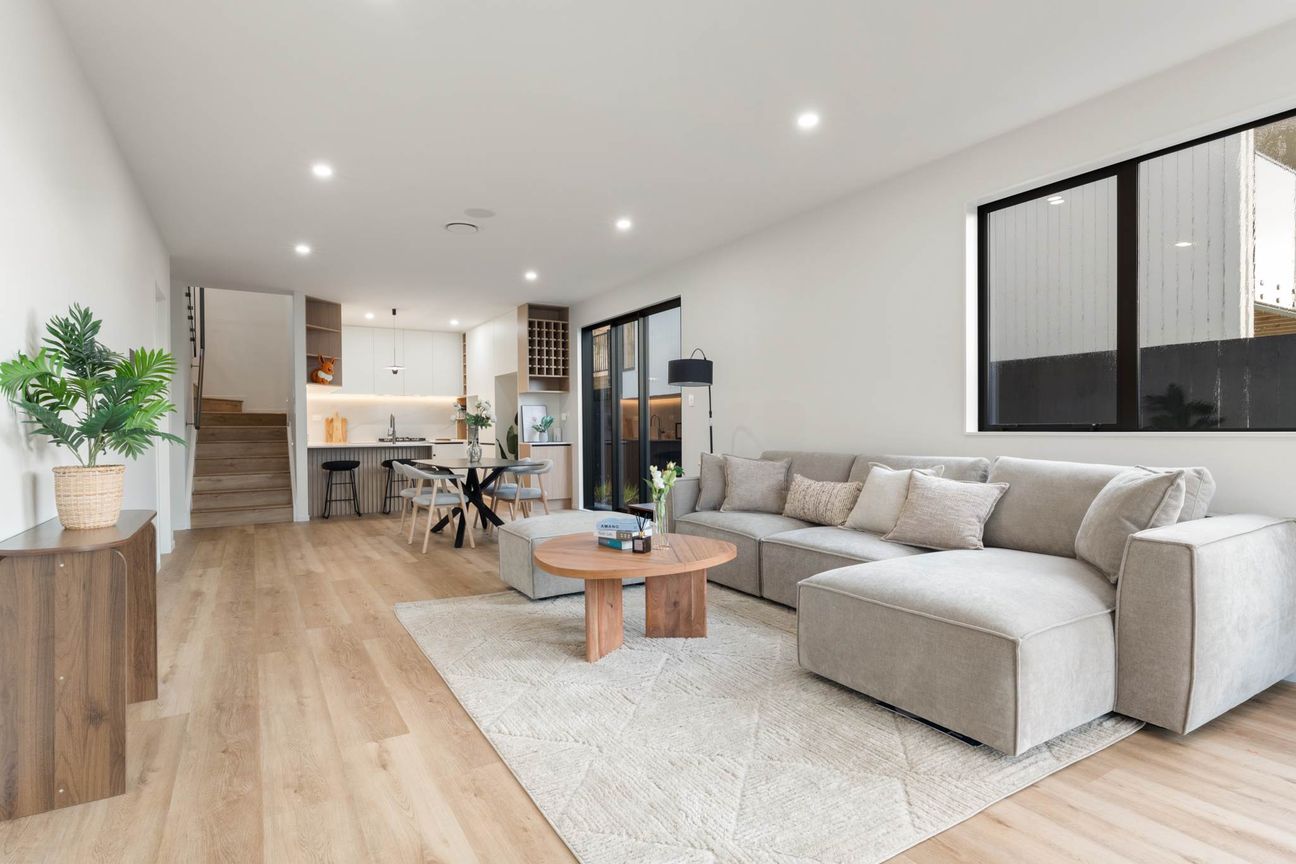 Show Home Quality, Spacious 610m² Freehold Section - Widok 2