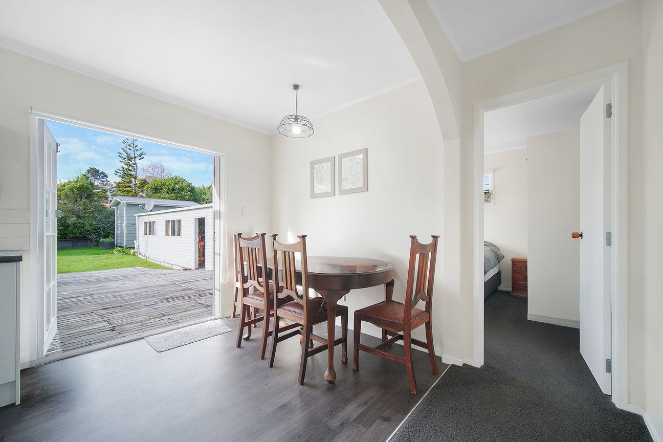 Sunny & Practical Family Living in Glen Eden - Ansicht 4