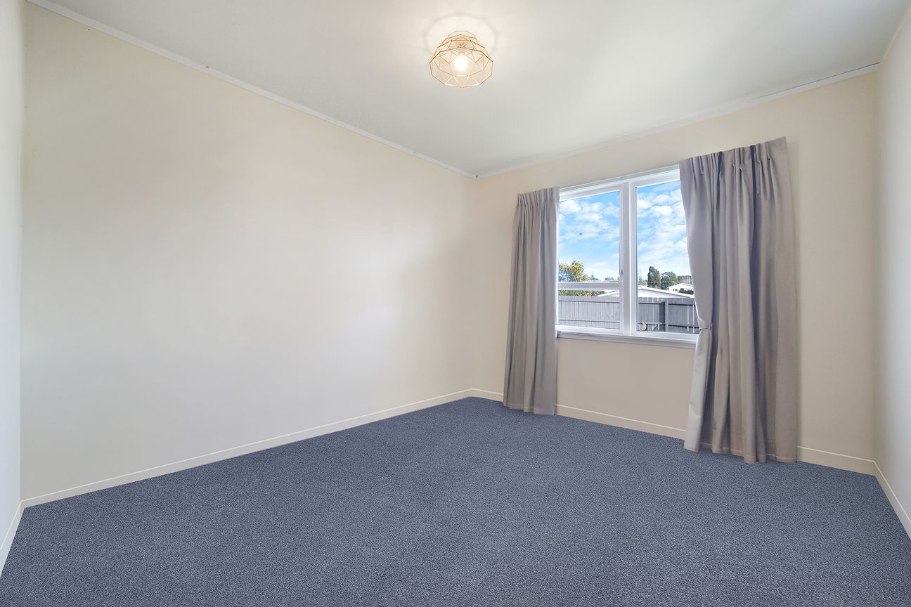Sunny & Practical Family Living in Glen Eden - Mehr