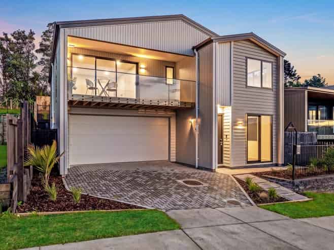 242, 244 West Hoe Heights, Orewa