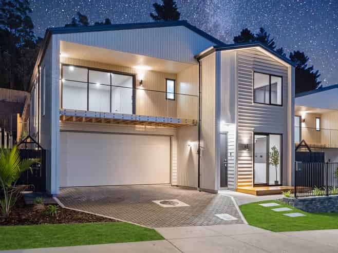 242, 244 West Hoe Heights, Orewa