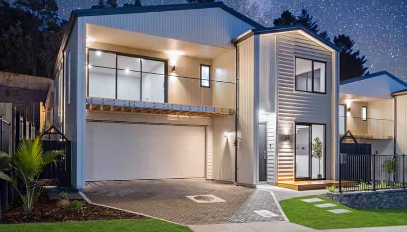 242, 244 West Hoe Heights, Orewa