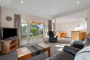 2 Regents Park Place, Westgate