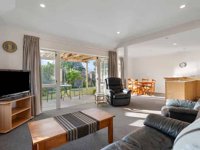2 Regents Park Place, Westgate