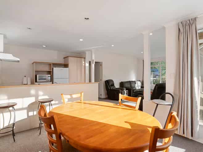2 Regents Park Place, Westgate