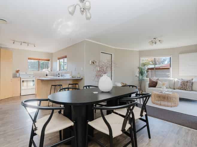 11 Hilliard Place, Leamington