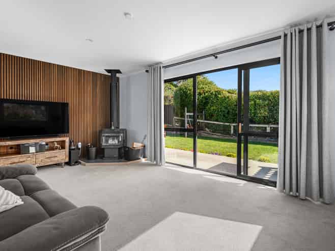 6A Lanes Road, Alexandra