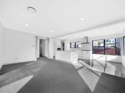 43 Wickman Way, Mangere East