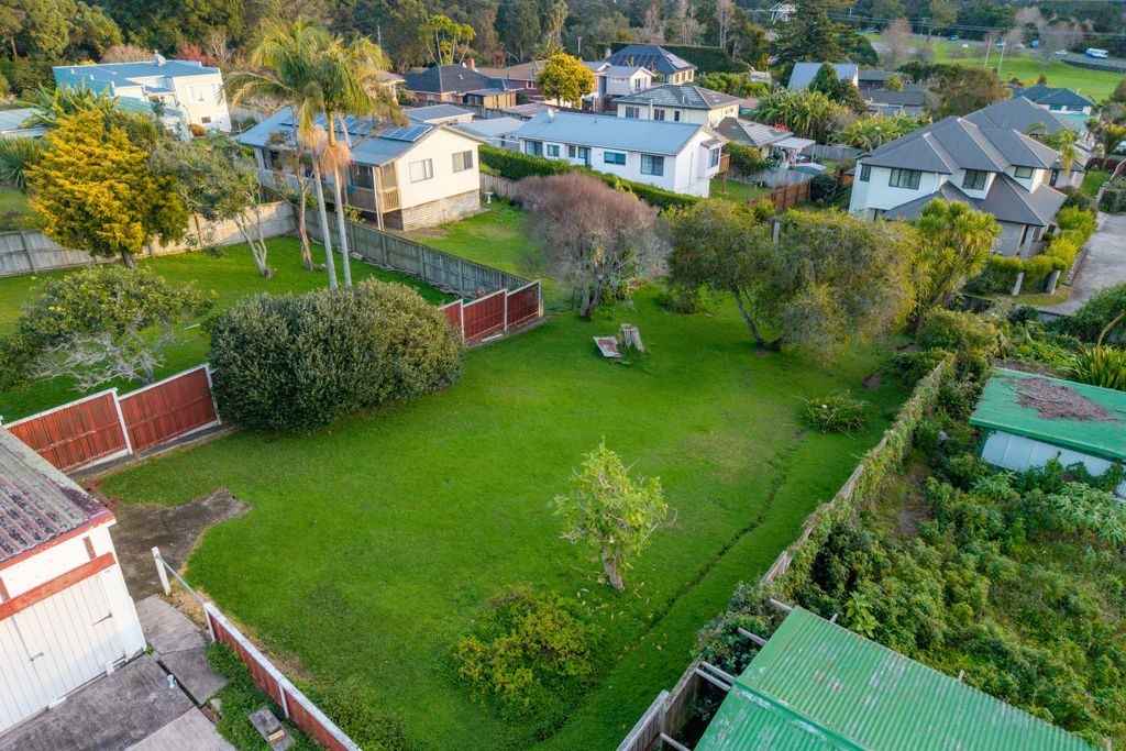 Estate Sale: 1024 m² Developer's Dream in the Bay! - Widok 4