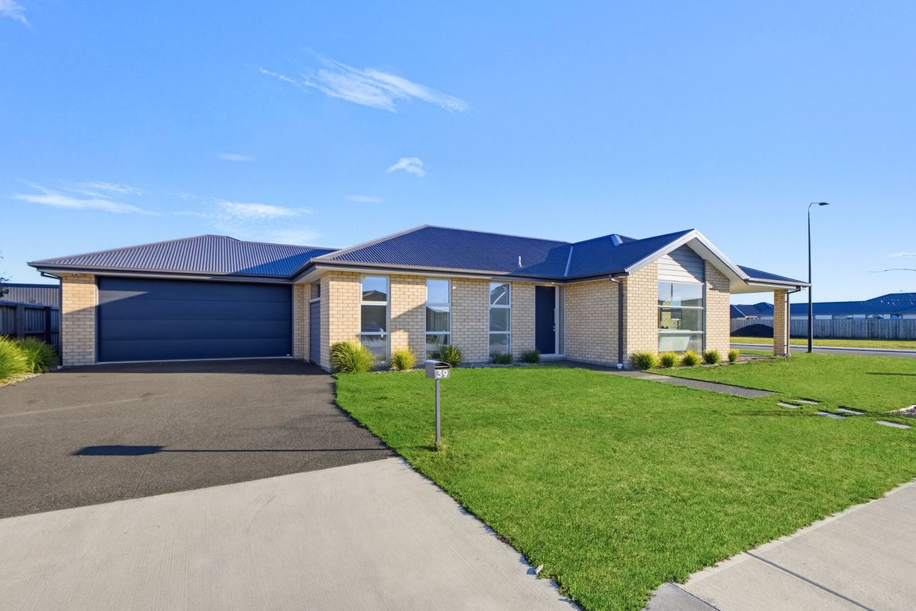 High Quality 2024 Build, Ready to Move-In - Widok 3