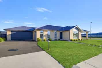 39 Chambers Avenue, Woodend