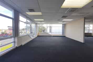 Onewa office with exposure