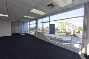 Onewa office with exposure