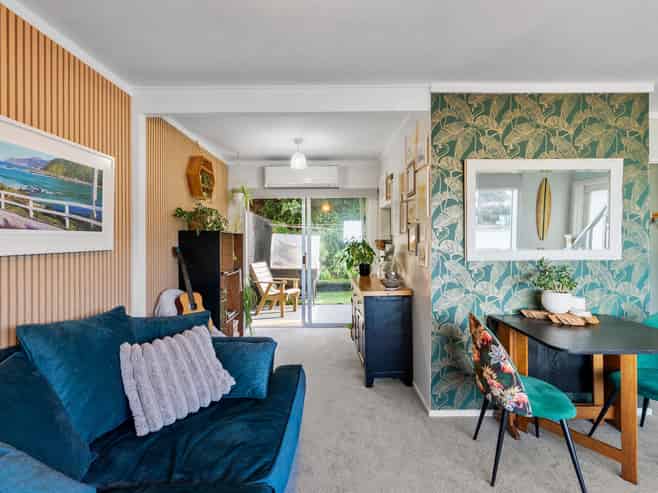2/104 Owhiro Bay Parade, Owhiro Bay