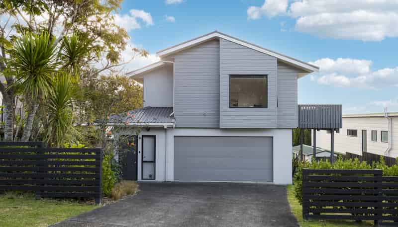 40 Elliston Crescent, Stanmore Bay