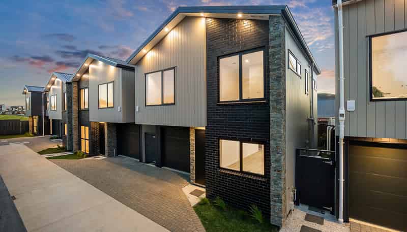 2/31 Akoranga Drive, Northcote